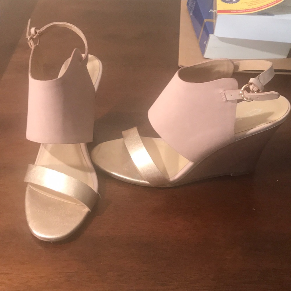 Chinese Laundry Light Pink Sandal Wedges